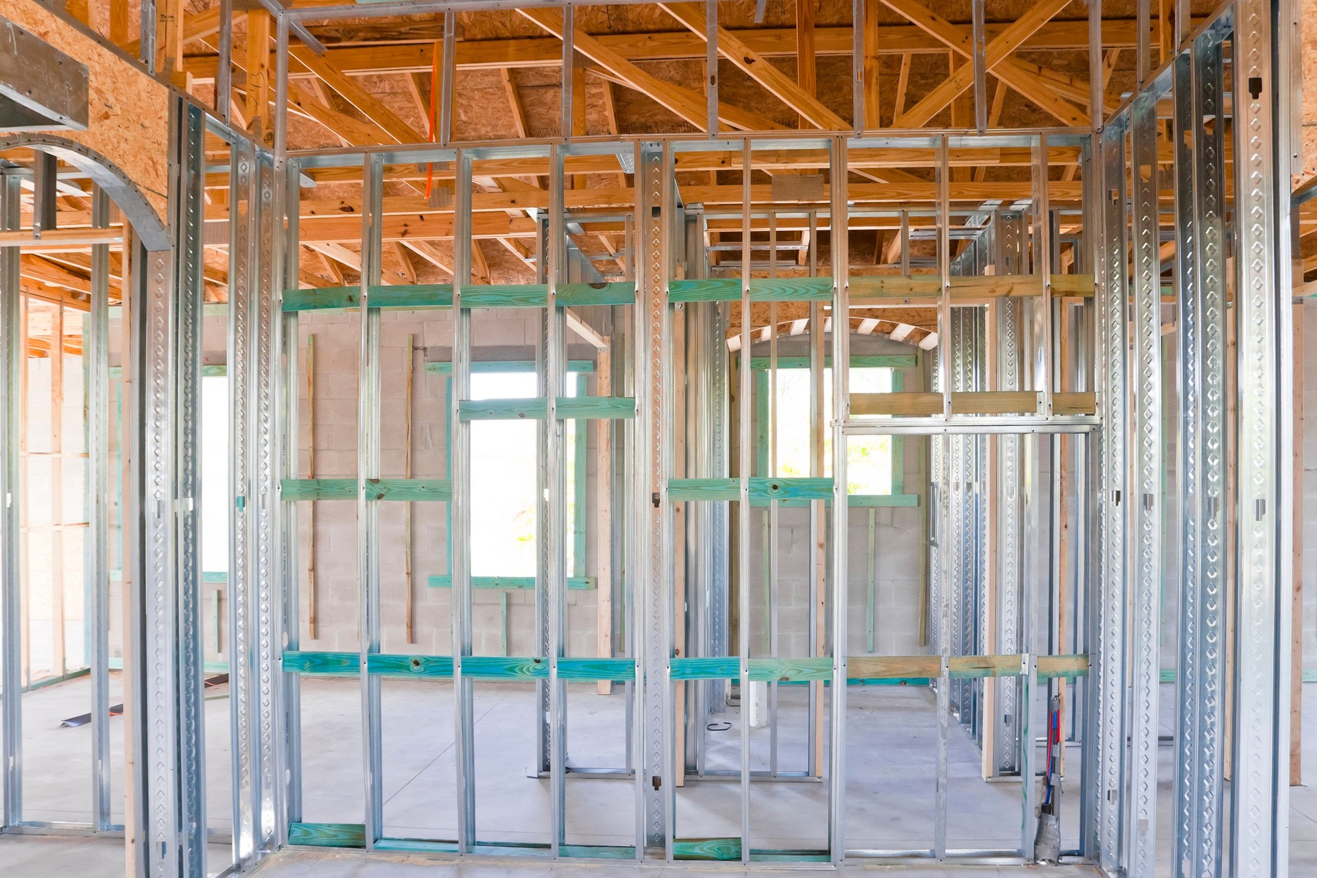 Construction of inner walls in lightweight made of aluminum profiles